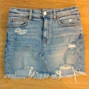 AMERICAN EAGLE- Distressed Raw Hem Mini Skirt Size 8